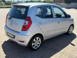 Used 2014 Hyundai i10 for sale in Cape Town, photo 4