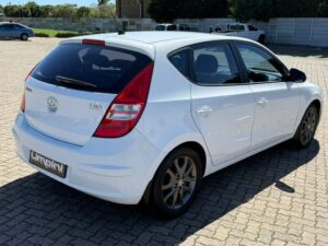 Used 2011 Hyundai i30 for sale in Cape Town, photo 11