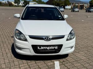 Used 2011 Hyundai i30 for sale in Cape Town, photo 3