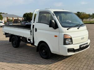 Used 2016 Hyundai H100 Bakkie for sale in Cape Town, photo 2