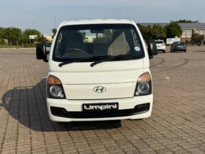 Used 2016 Hyundai H100 Bakkie for sale in Cape Town, photo 3