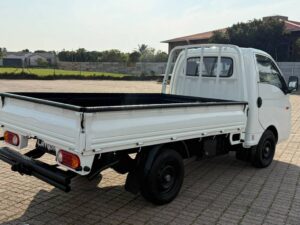Used 2016 Hyundai H100 Bakkie for sale in Cape Town, photo 5